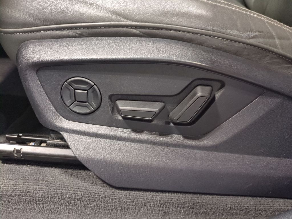 Thumbnail: 2019 Audi Q8 - 26