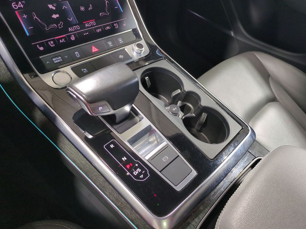 Thumbnail: 2019 Audi Q8 - 35