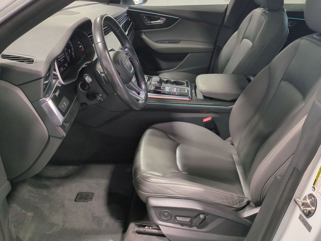 Thumbnail: 2019 Audi Q8 - 10