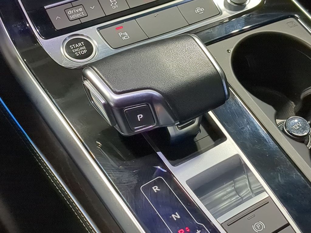 Thumbnail: 2023 Audi Q8 - 15