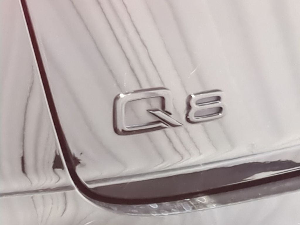 Thumbnail: 2023 Audi Q8 - 7