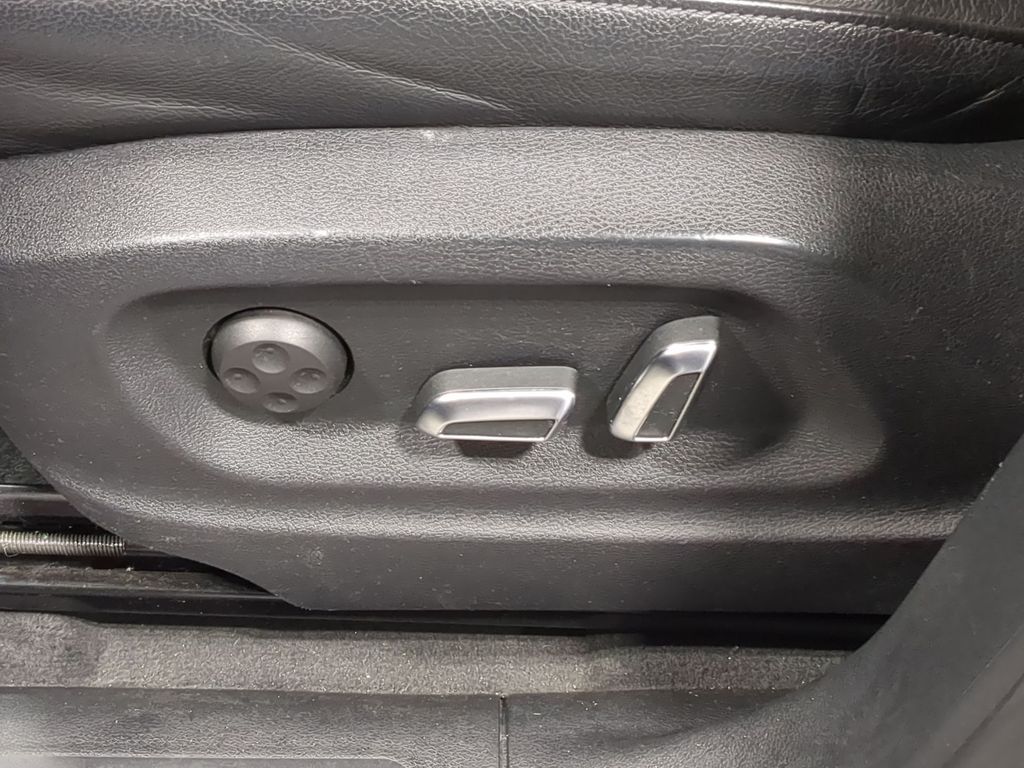 Thumbnail: 2016 Audi Q5 - 33