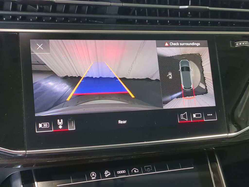 Thumbnail: 2022 Audi Q7 - 34