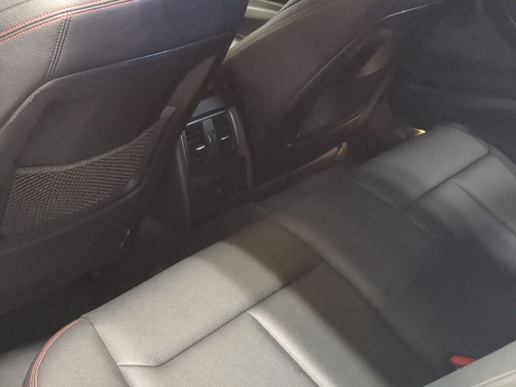 Thumbnail: 2016 BMW 3 Series - 27