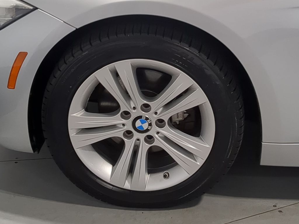Thumbnail: 2016 BMW 3 Series - 8