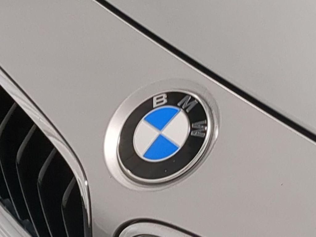 Thumbnail: 2016 BMW 3 Series - 25