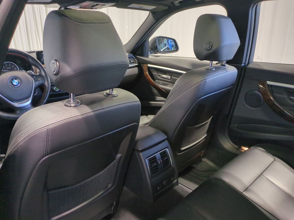 Thumbnail: 2016 BMW 3 Series - 12