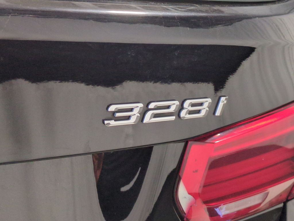 Thumbnail: 2016 BMW 3 Series - 25
