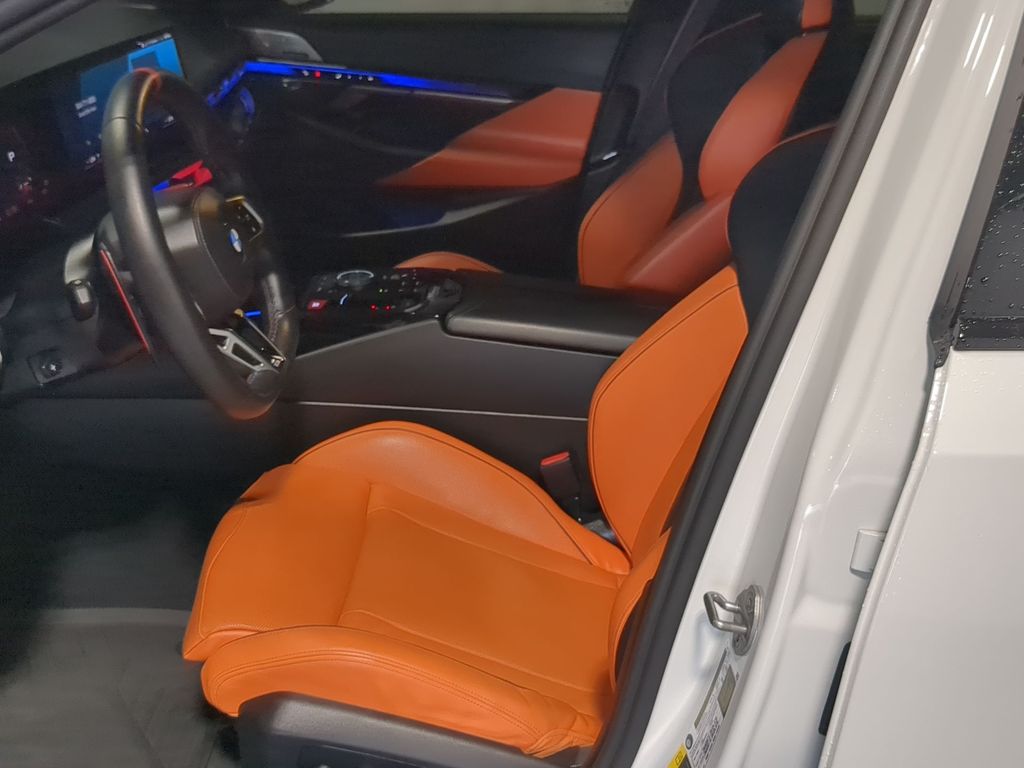 Thumbnail: 2026 BMW M5 - 10