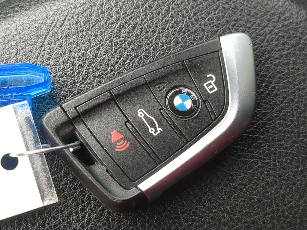 Thumbnail: 2017 BMW X1 - 17