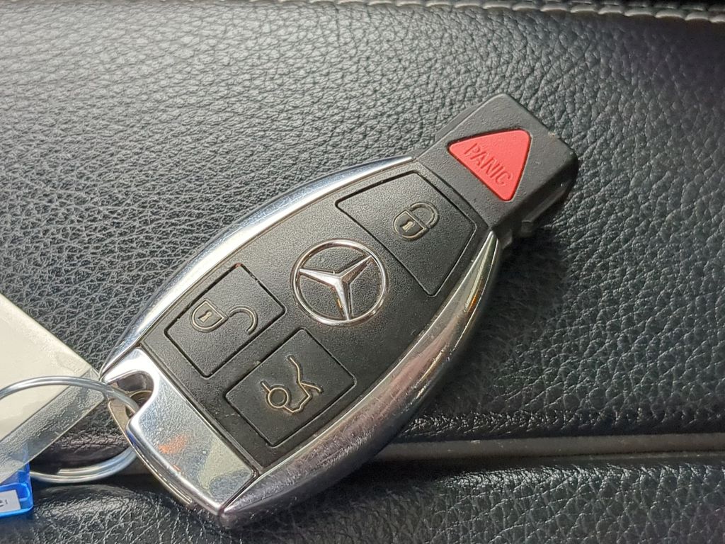 Thumbnail: 2014 Mercedes-Benz GLK - 17