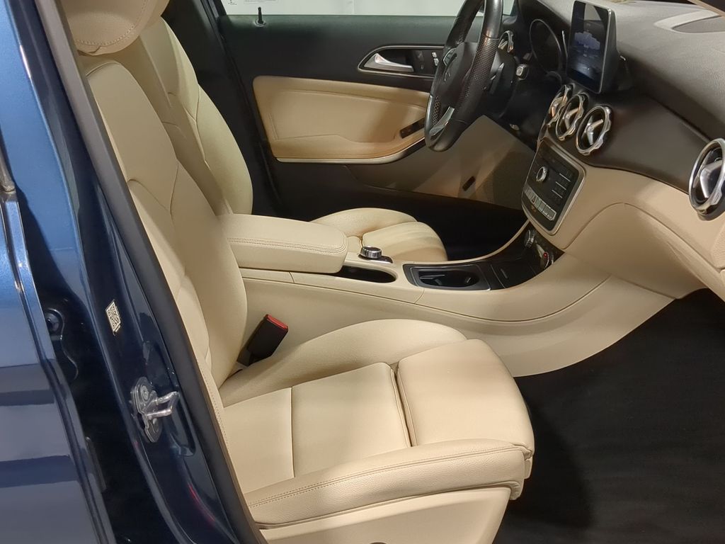 Thumbnail: 2019 Mercedes-Benz GLA - 28