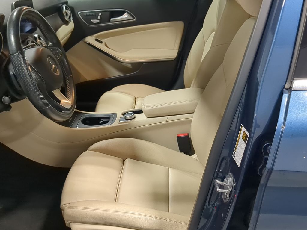 Thumbnail: 2019 Mercedes-Benz GLA - 10