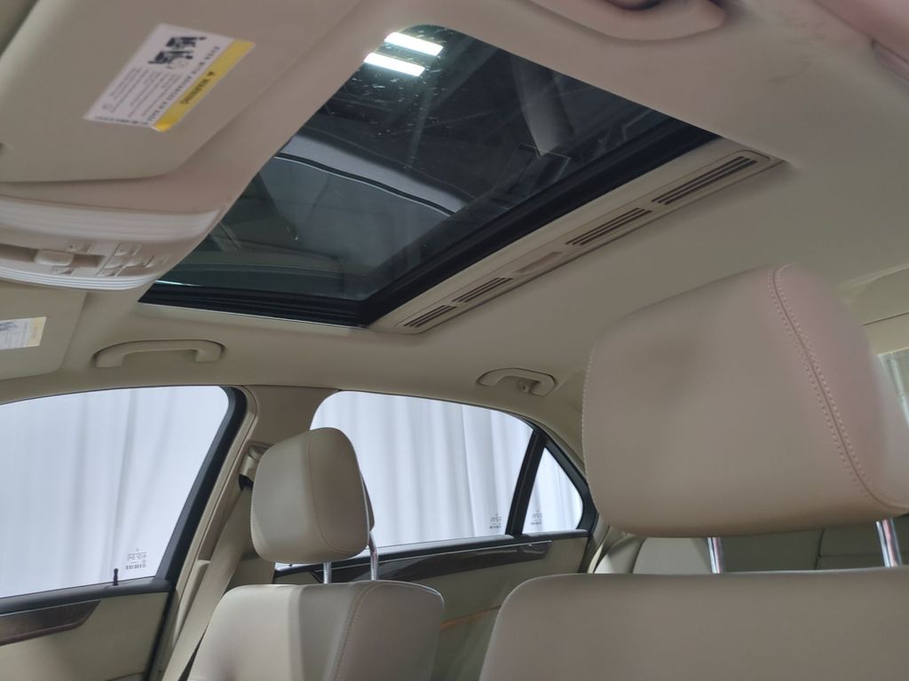 Thumbnail: 2011 Mercedes-Benz E-Class - 26