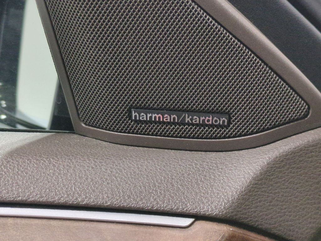 Thumbnail: 2011 Mercedes-Benz E-Class - 34