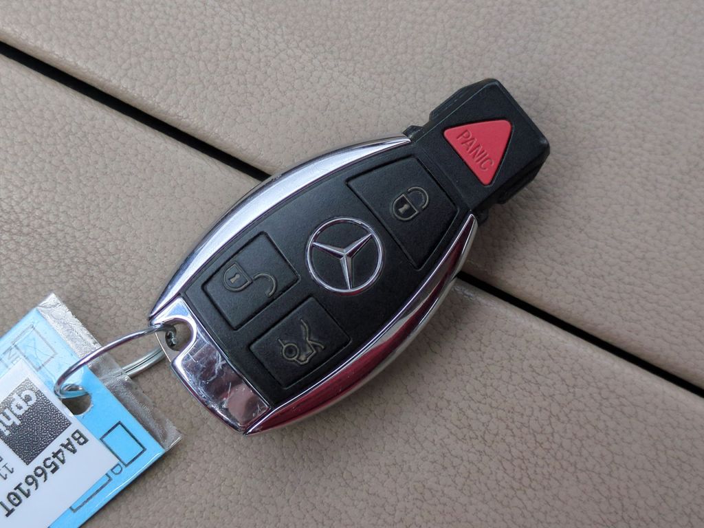 Thumbnail: 2011 Mercedes-Benz E-Class - 17