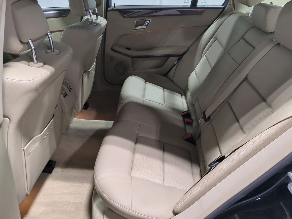 Thumbnail: 2011 Mercedes-Benz E-Class - 27