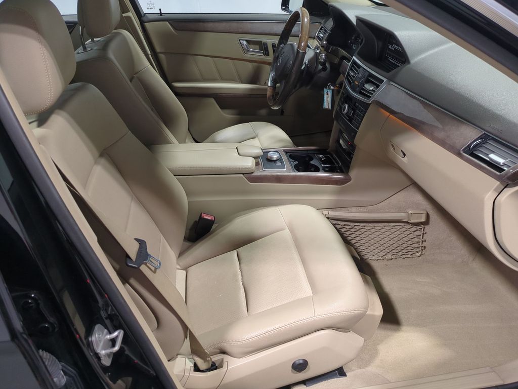 Thumbnail: 2011 Mercedes-Benz E-Class - 11