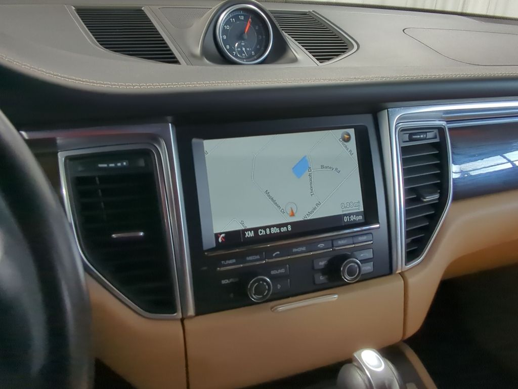 Thumbnail: 2016 Porsche Macan - 14