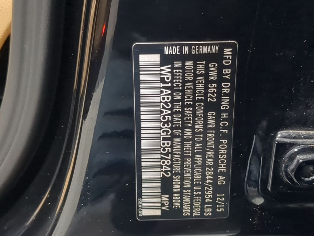 Thumbnail: 2016 Porsche Macan - 19