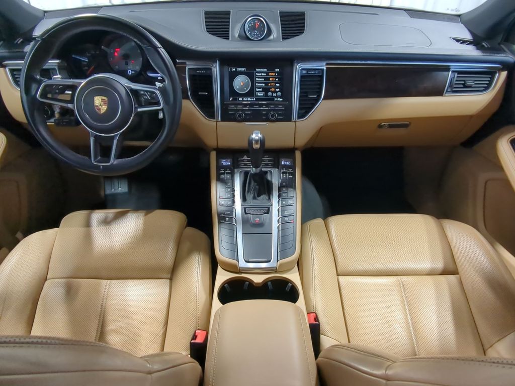 Thumbnail: 2016 Porsche Macan - 9