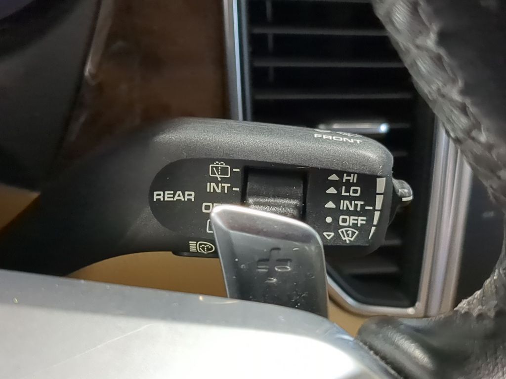 Thumbnail: 2016 Porsche Macan - 38