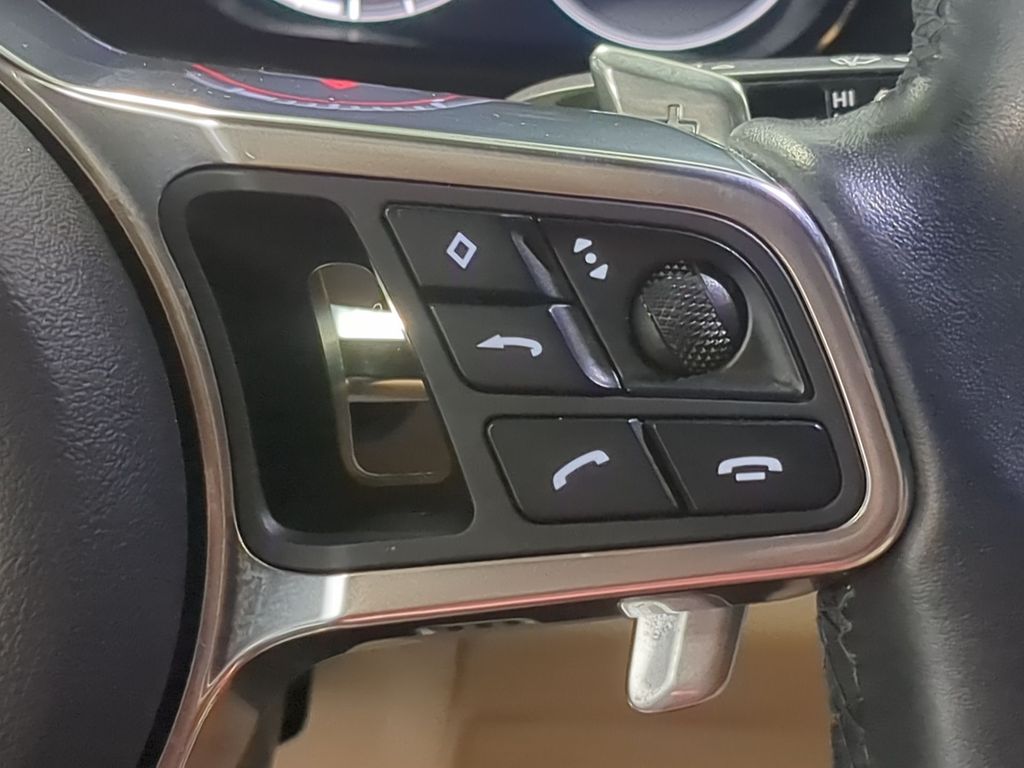 Thumbnail: 2019 Porsche Cayenne - 30