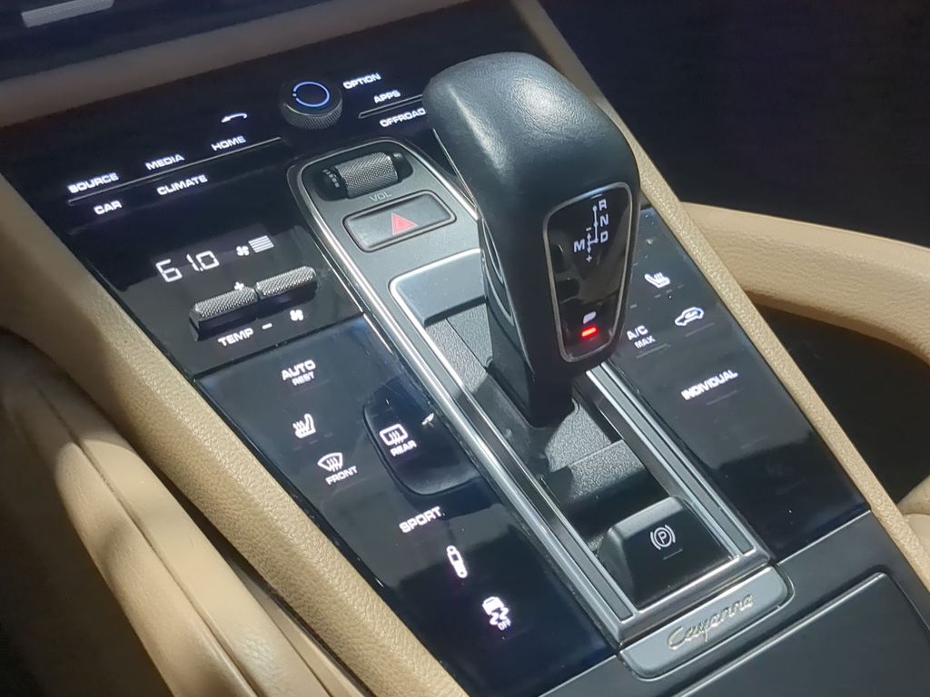 Thumbnail: 2019 Porsche Cayenne - 14