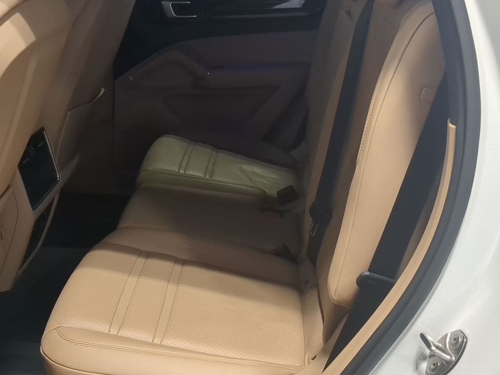 Thumbnail: 2019 Porsche Cayenne - 10