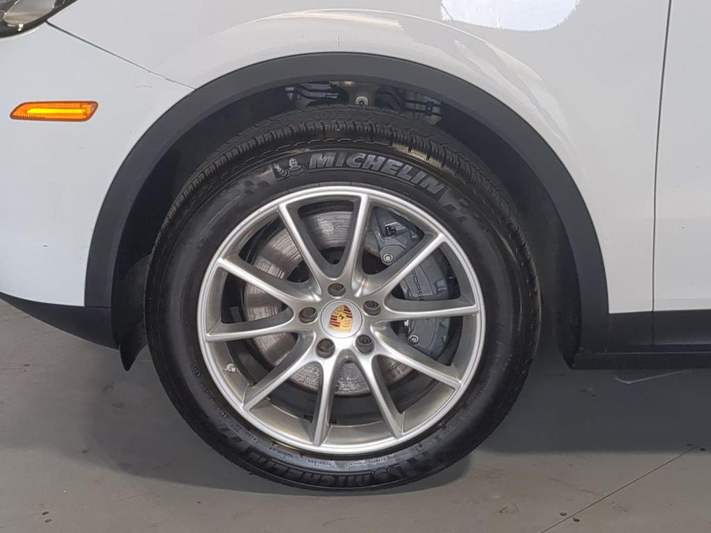 Thumbnail: 2019 Porsche Cayenne - 7