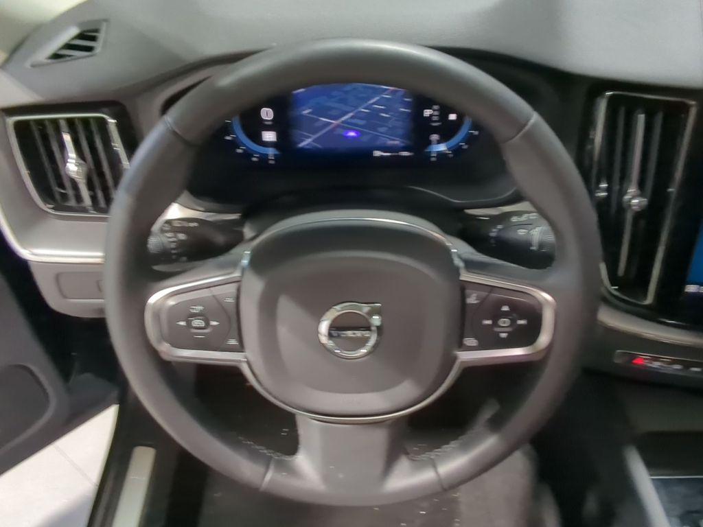Thumbnail: 2024 Volvo XC60 - 13