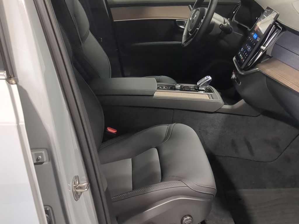 Thumbnail: 2026 Volvo XC90 - 10