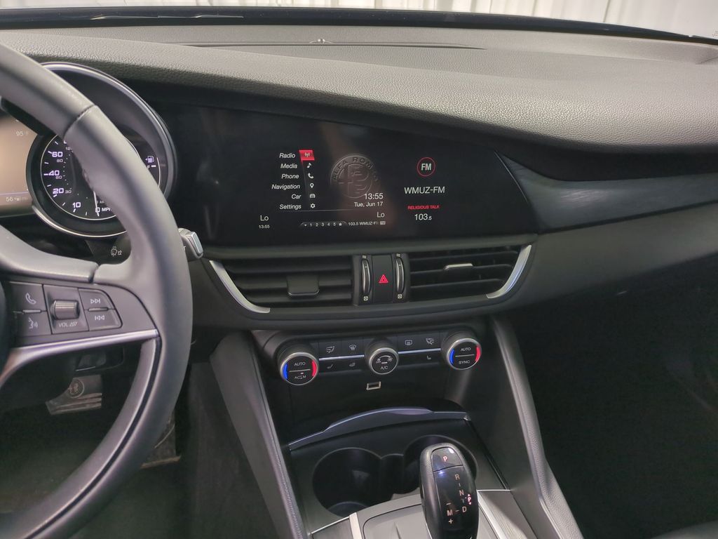 Thumbnail: 2018 Alfa Romeo Giulia - 14