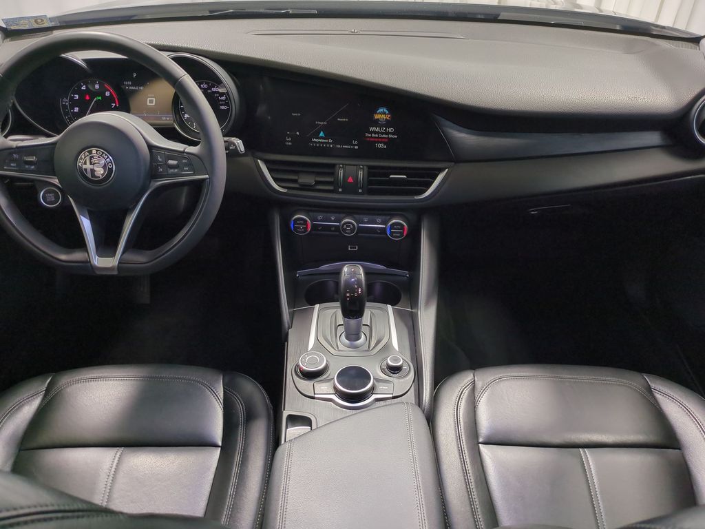 Thumbnail: 2018 Alfa Romeo Giulia - 9