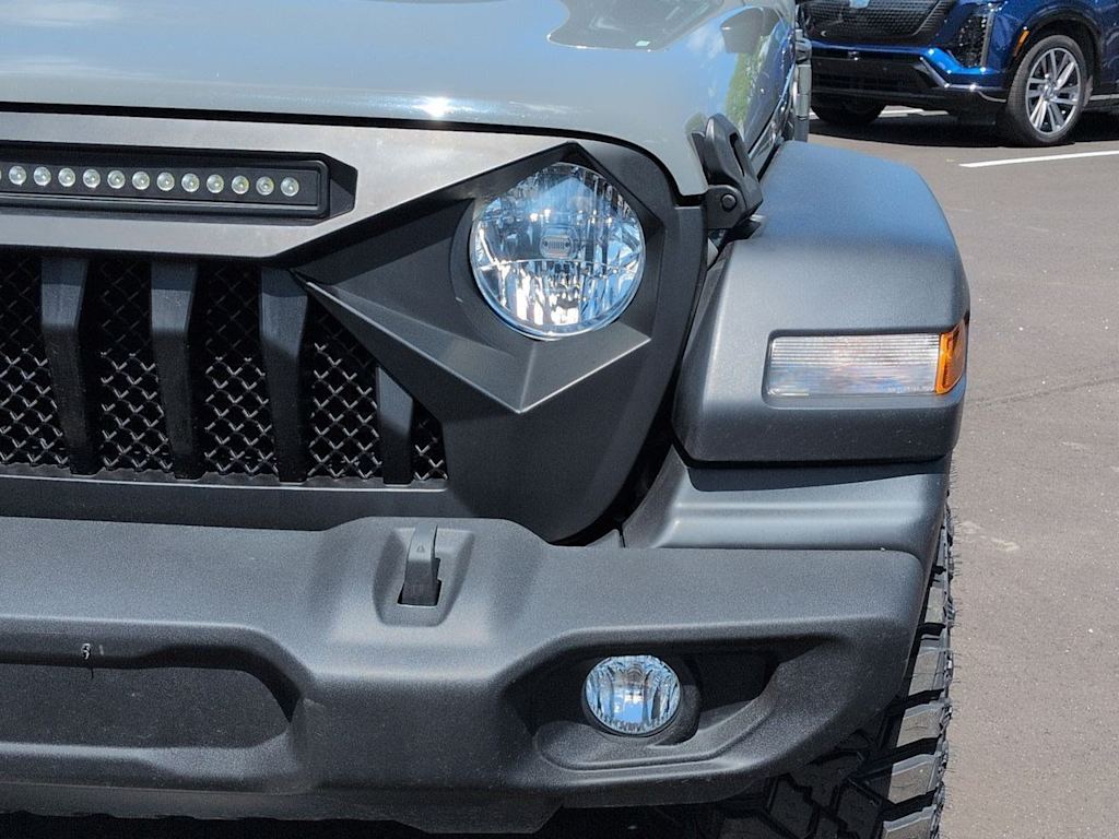 Thumbnail: 2019 Jeep Wrangler - 23