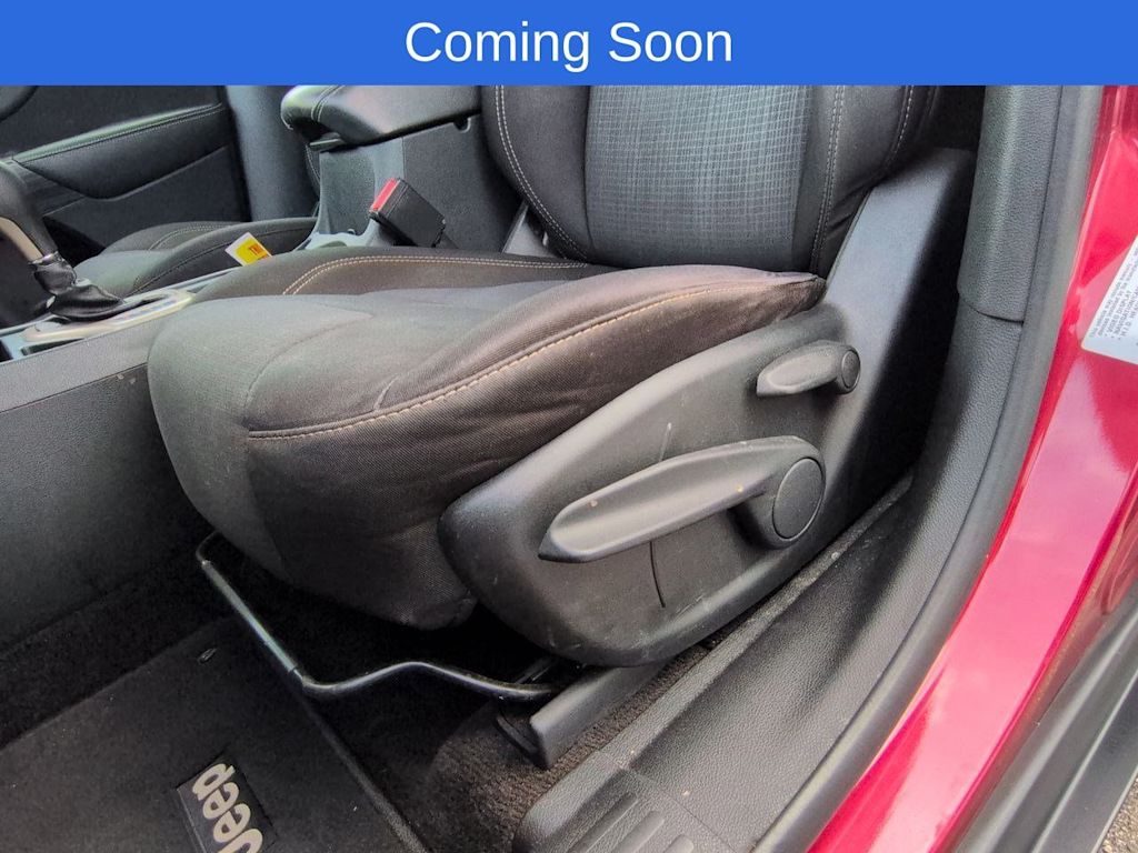 Thumbnail: 2015 Jeep Cherokee - 23