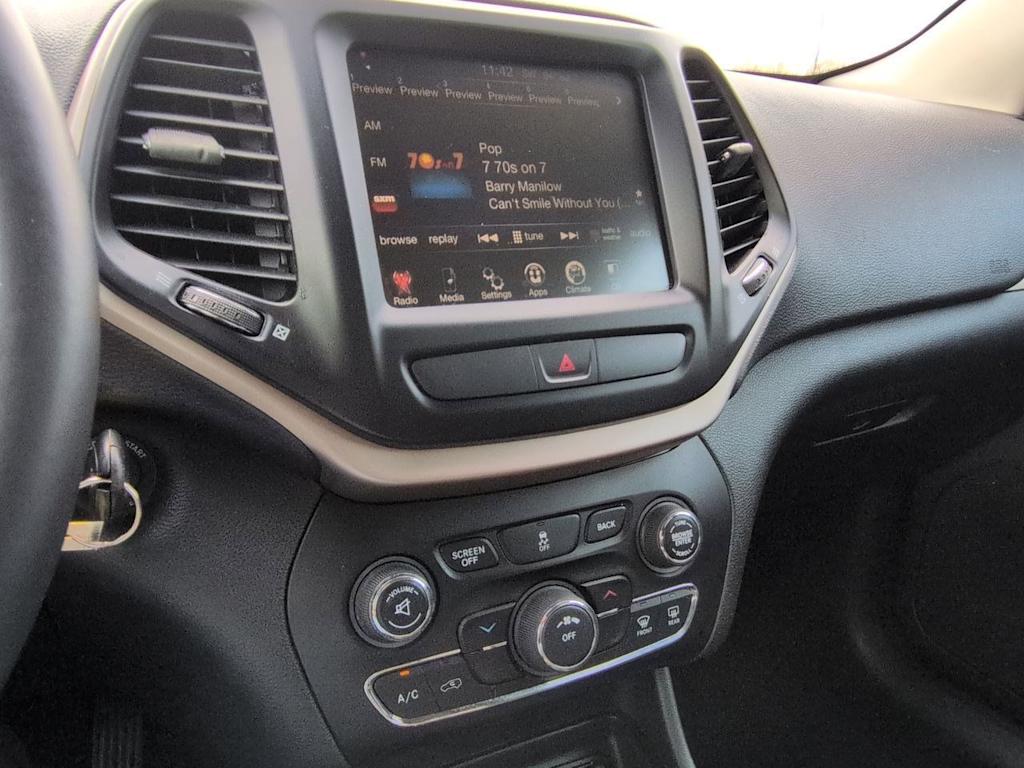 Thumbnail: 2015 Jeep Cherokee - 15
