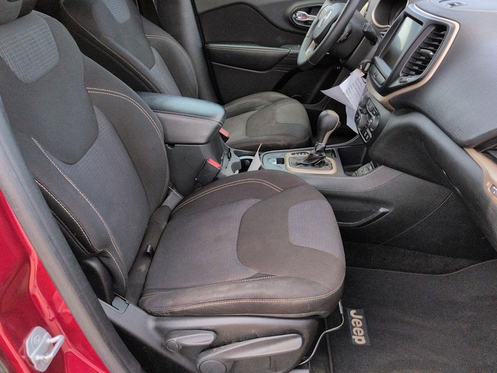 Thumbnail: 2015 Jeep Cherokee - 12