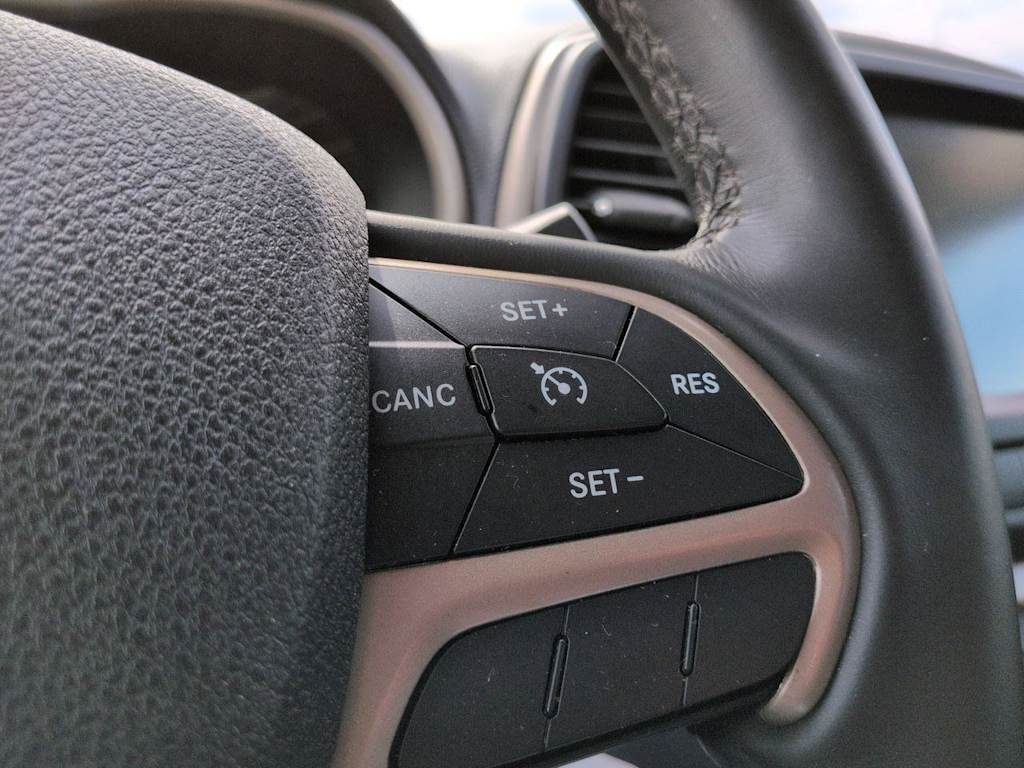 Thumbnail: 2015 Jeep Cherokee - 28