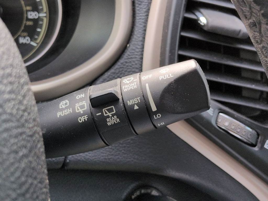 Thumbnail: 2015 Jeep Cherokee - 29