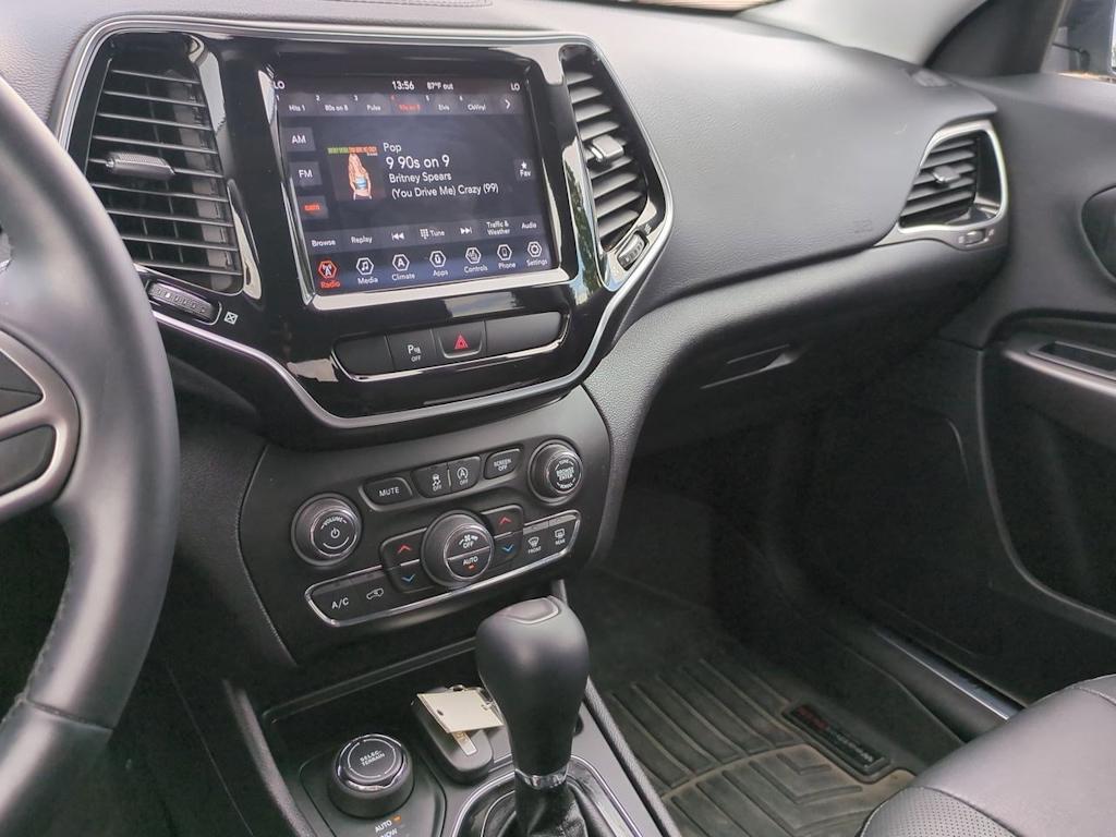 Thumbnail: 2019 Jeep Cherokee - 14