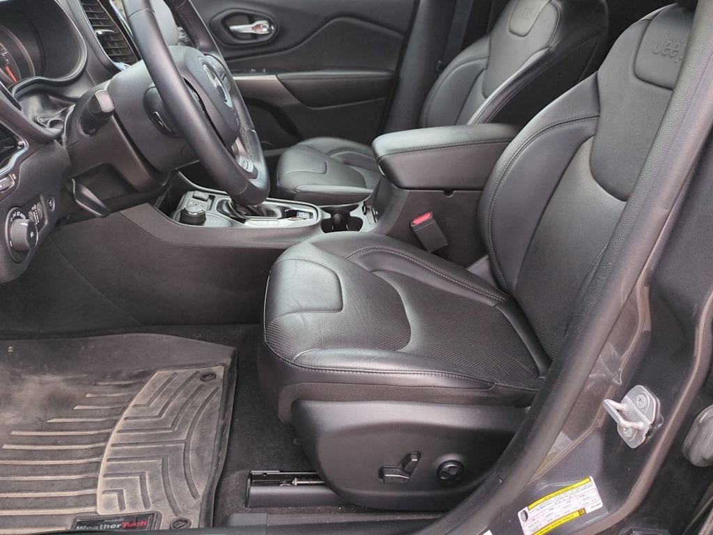 Thumbnail: 2019 Jeep Cherokee - 10