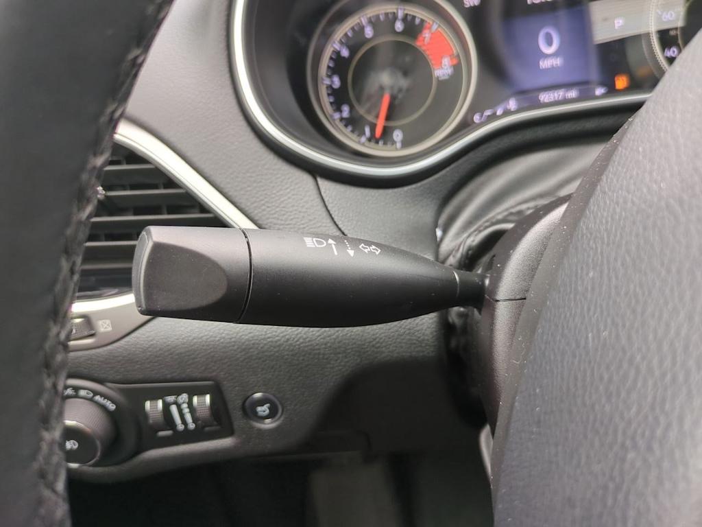 Thumbnail: 2019 Jeep Cherokee - 30