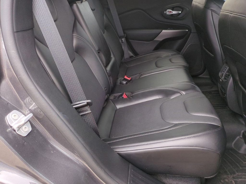 Thumbnail: 2019 Jeep Cherokee - 26