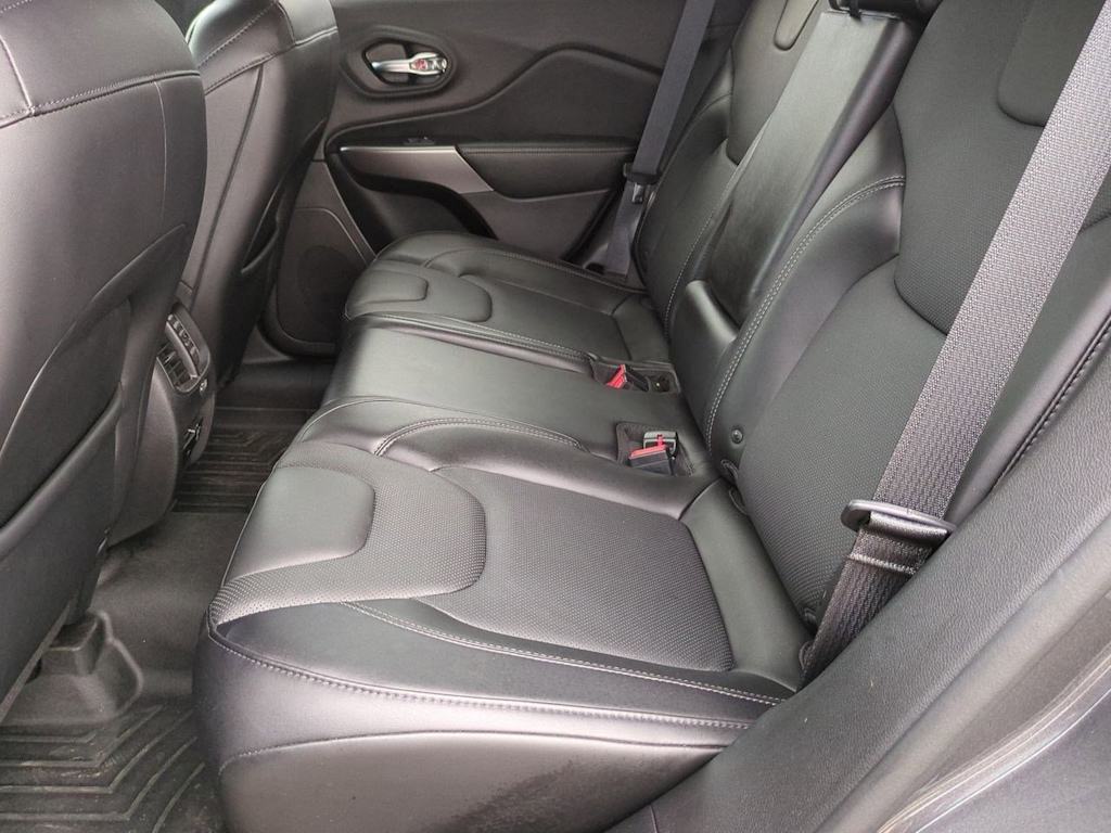 Thumbnail: 2019 Jeep Cherokee - 25