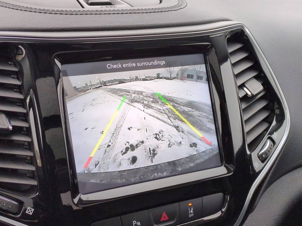 Thumbnail: 2021 Jeep Cherokee - 34