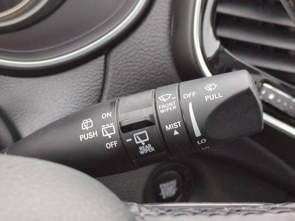 Thumbnail: 2021 Jeep Cherokee - 32