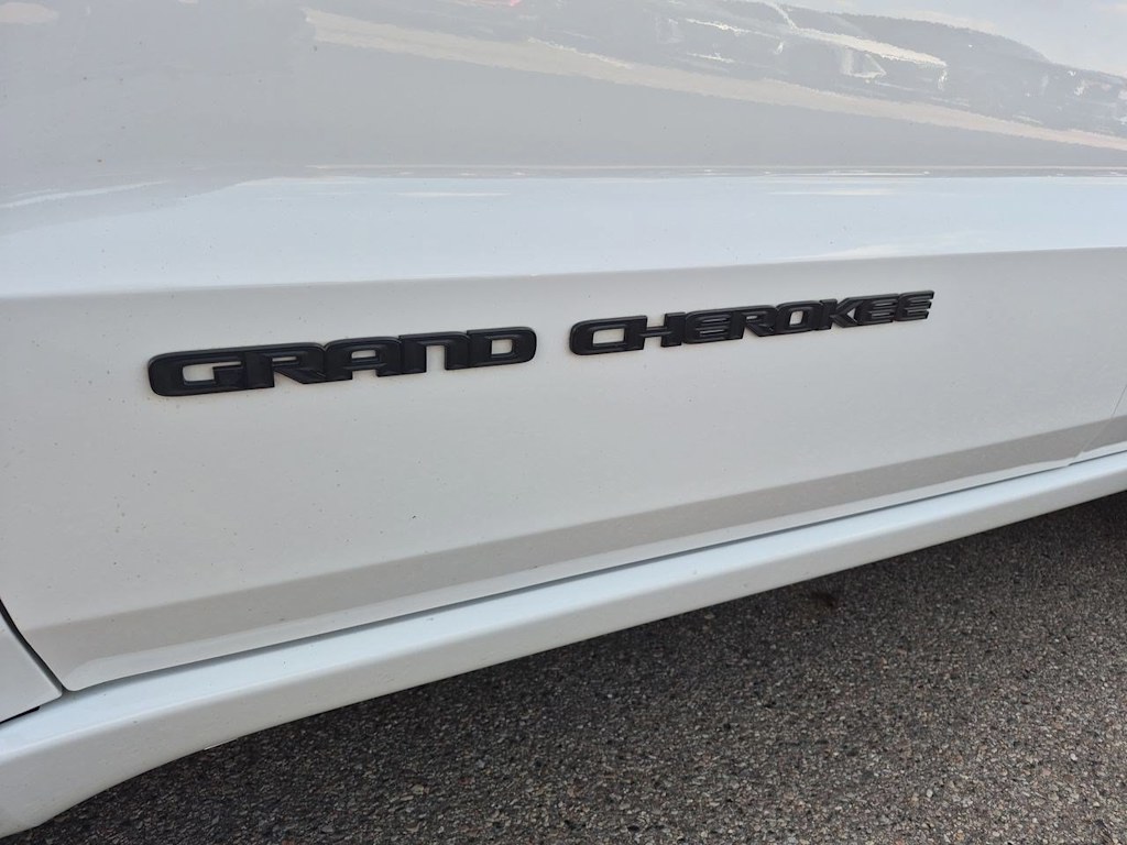 Thumbnail: 2018 Jeep Grand Cherokee - 26