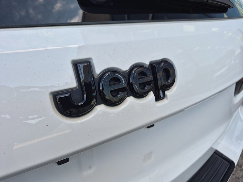 Thumbnail: 2018 Jeep Grand Cherokee - 7