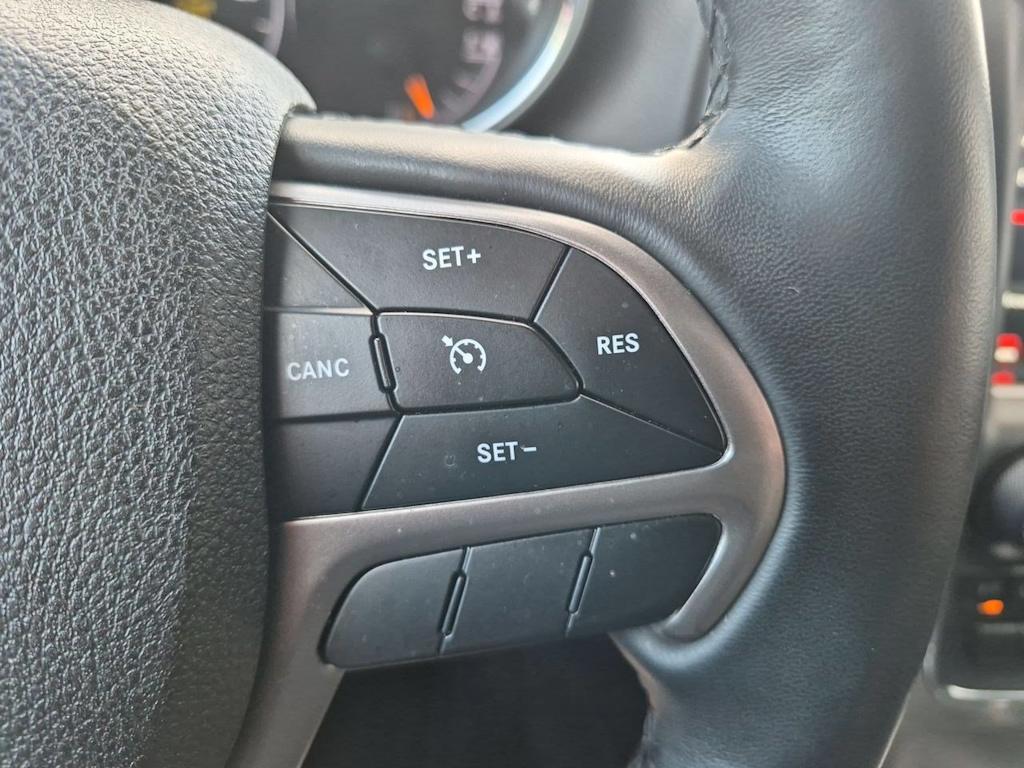 Thumbnail: 2018 Jeep Grand Cherokee - 31